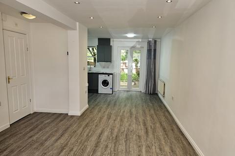 5 bedroom terraced house to rent, MAGNOLIA GARDENS