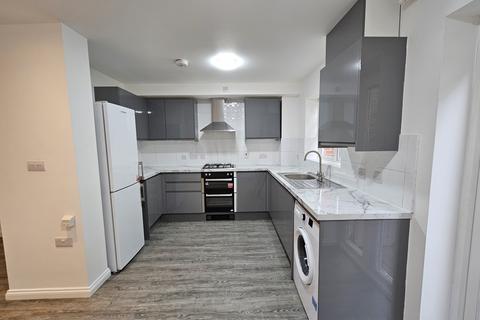 5 bedroom terraced house to rent, MAGNOLIA GARDENS