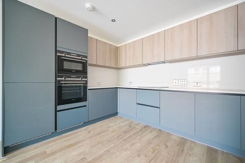 3 bedroom flat to rent, 114 Monier Road, Hackney Wick E3