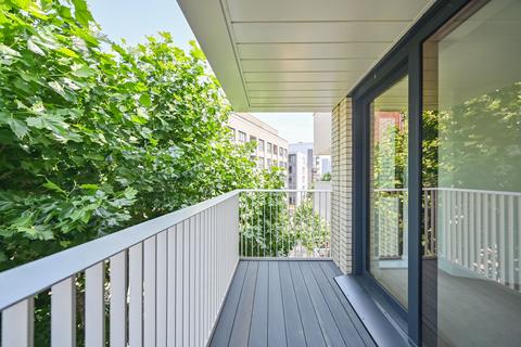 3 bedroom flat to rent, 114 Monier Road, Hackney Wick E3