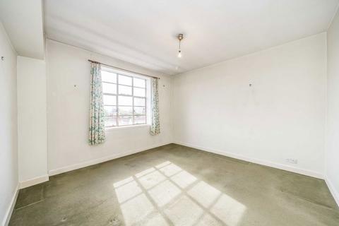 Studio for sale, Hamlet Gardens, London W6