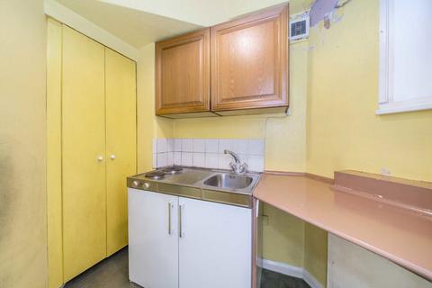 Studio for sale, Hamlet Gardens, London W6