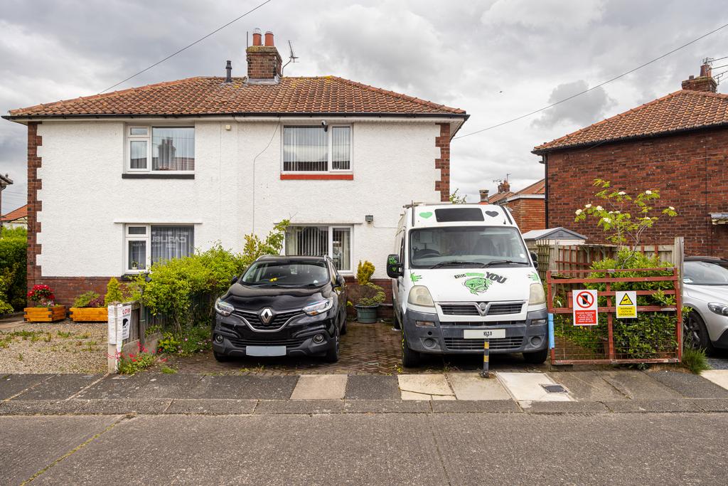 2 bedroom semi-detached house for sale