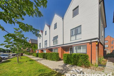 3 bedroom townhouse for sale, Chilmington Avenue, Chilmington Green, Ashford, TN23