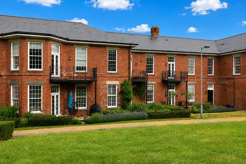 2 bedroom flat for sale, Glanville Way, Epsom, KT19