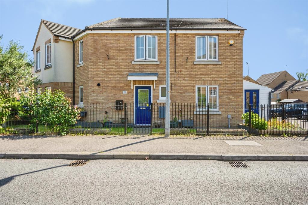 3 bedroom end of terrace house for sale