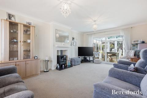2 bedroom bungalow for sale, Crowstone Road, Grays, RM16