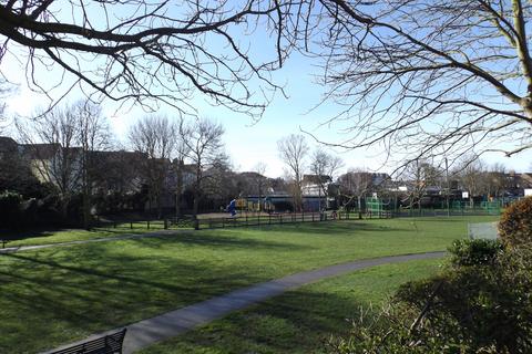 Studio to rent, Wimbledon Park Road, Southsea, PO5