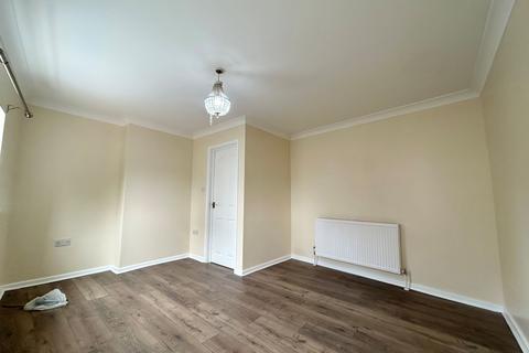 2 bedroom flat to rent, Tavistock Street, Milton Keynes MK2