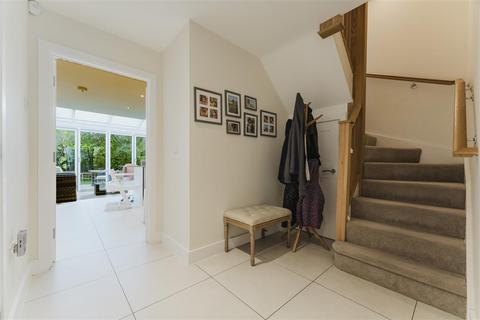 4 bedroom semi-detached house for sale, Apsley Walk, Richings Park Iver SL0