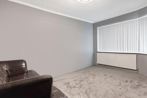 2 bedroom maisonette for sale, Hayes, UB3