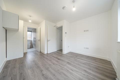 1 bedroom house of multiple occupation to rent, Hospital Way, Hither Green, Lewisham, London, SE13