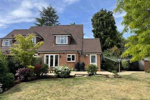SPRINGVALE CLOSE, GREAT BOOKHAM, KT23