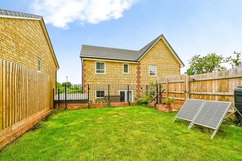 3 bedroom semi-detached house for sale, Clark Drive, Chippenham