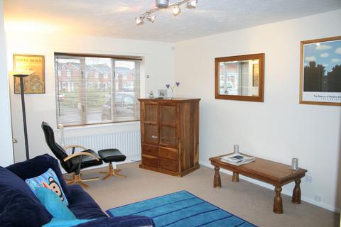 3 bedroom mews to rent, Velour Close, Salford, M3