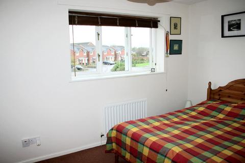 3 bedroom mews to rent, Velour Close, Salford, M3