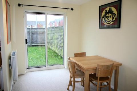 3 bedroom mews to rent, Velour Close, Salford, M3