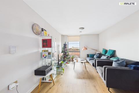 2 bedroom flat for sale, Quay Central, 9 Jesse Hartley Way, Liverpool, L3