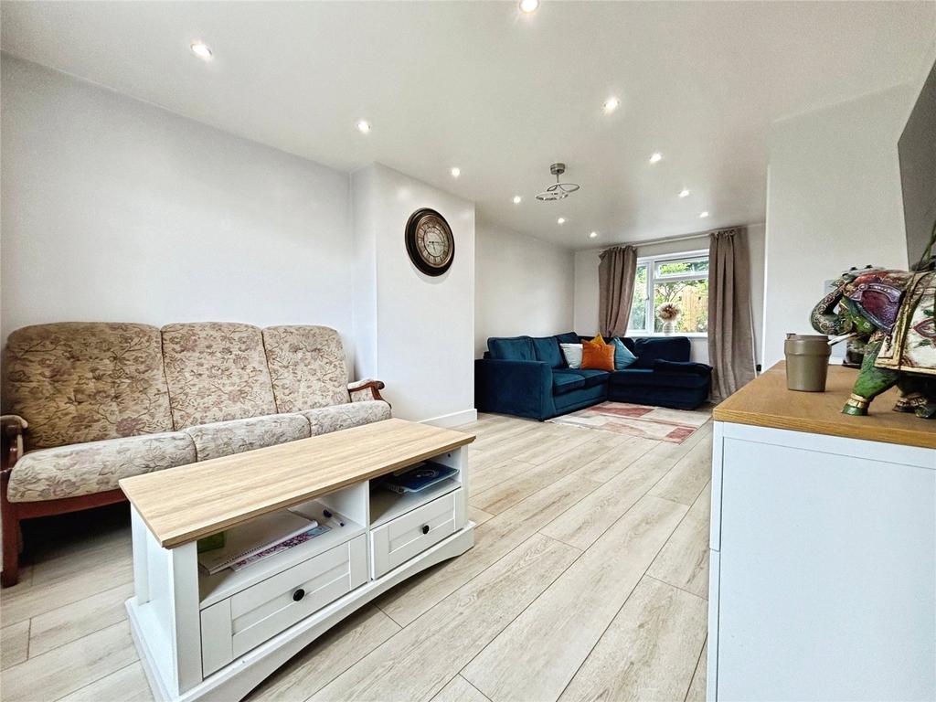 Brockley Close, Tilehurst, Reading – pohled 2
