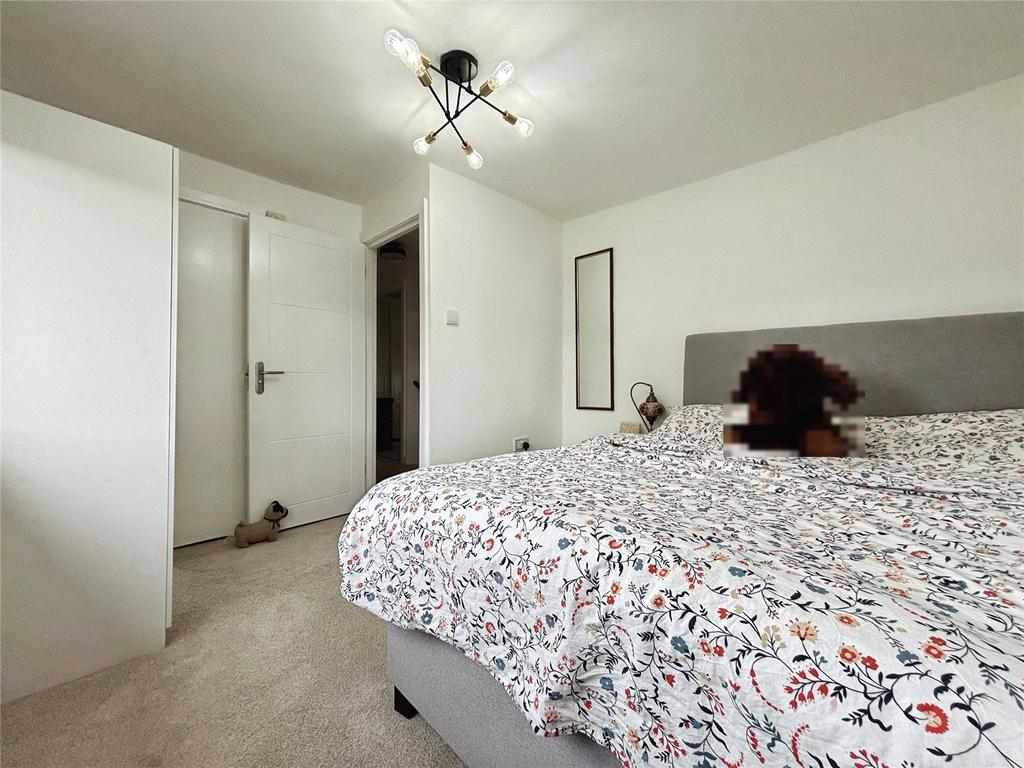 Brockley Close, Tilehurst, Reading – další