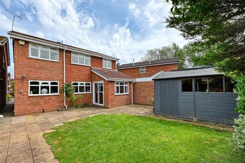 4 bedroom detached house for sale, The Hedges, Wombourne, Wolverhampton