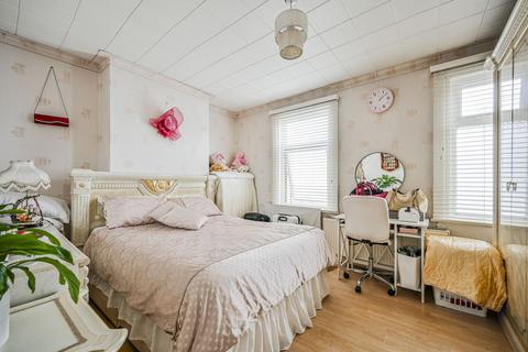 2 bedroom end of terrace house for sale, Mayfield Road, Walthamstow, London, E17