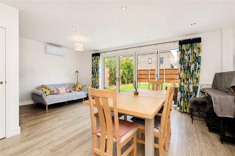 4 bedroom detached house for sale, Knightly Avenue, Cambridge, Cambridgeshire