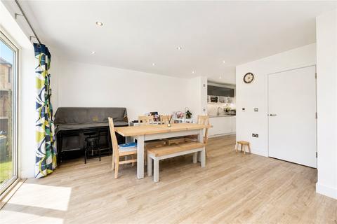 4 bedroom detached house for sale, Knightly Avenue, Cambridge, Cambridgeshire