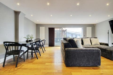 4 bedroom detached house for sale, Sherford Road, Swindon, SN25