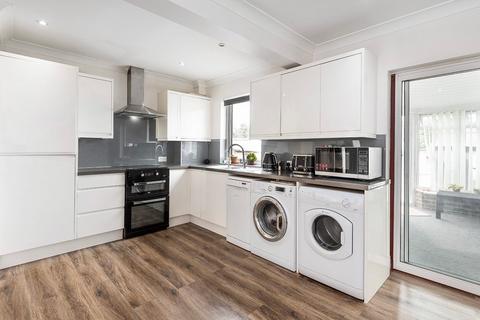 4 bedroom semi-detached house for sale, Brabourne Crescent, Bexleyheath, DA7