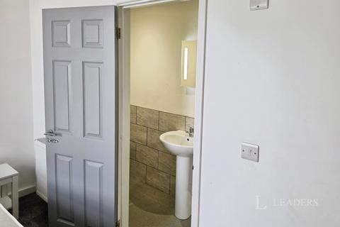 1 bedroom in a house share to rent, Chichester Road, Portsmouth, PO2