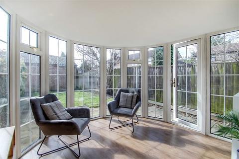 3 bedroom semi-detached house for sale, Lovibonds Avenue, Yiewsley, West Drayton UB7