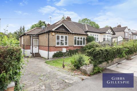 2 bedroom bungalow to rent, Athol Gardens, Pinner, HA5