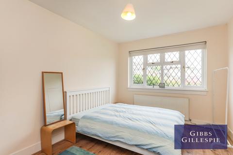 2 bedroom bungalow to rent, Athol Gardens, Pinner, HA5