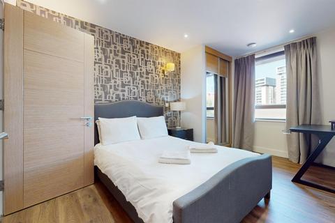 2 bedroom flat to rent, Back Church Lane, London