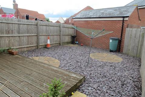 2 bedroom terraced house to rent, Drydock Way, Hempsted