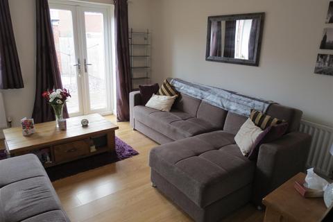 2 bedroom terraced house to rent, Drydock Way, Hempsted