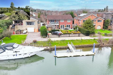 Purley On Thames, Reading