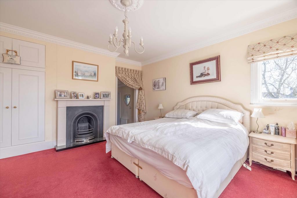 Bedroom, fireplace