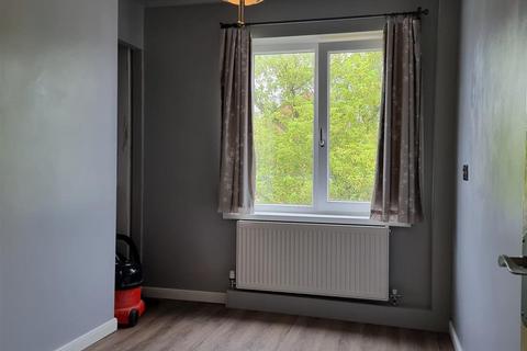 undefined, Luther Close, Edgware, Greater London