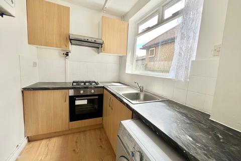 2 bedroom maisonette to rent, Bywood Avenue, Shirley