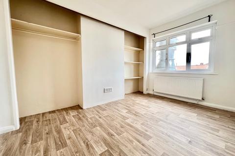 2 bedroom maisonette to rent, Bywood Avenue, Shirley