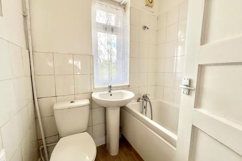 2 bedroom maisonette to rent, Bywood Avenue, Shirley
