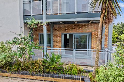 2 bedroom apartment for sale, Pelican House, Harbour Reach