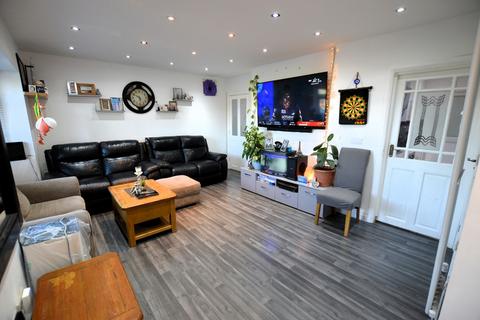 2 bedroom ground floor maisonette for sale, Romney Road, Hayes