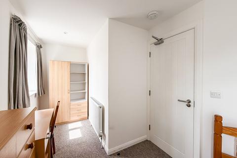 1 bedroom in a house share to rent, Kendal Way, Cambridge CB4