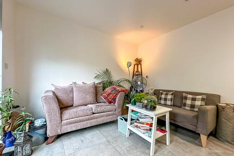 1 bedroom in a house share to rent, Kendal Way, Cambridge CB4