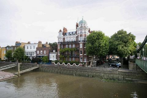 undefined, Hammersmith Bridge Road, London W6