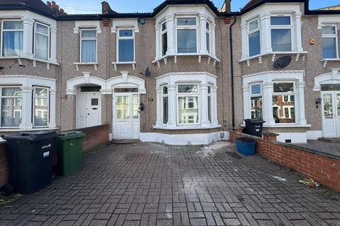 3 bedroom terraced house to rent, Cobham Road, Ilford IG3
