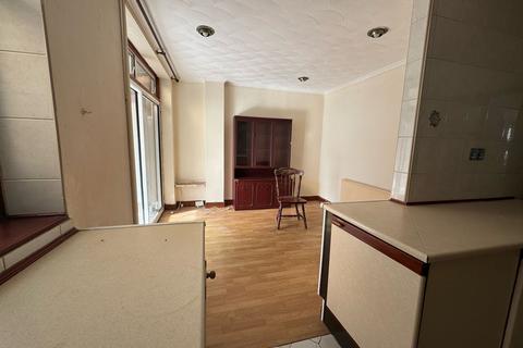 3 bedroom terraced house to rent, Cobham Road, Ilford IG3